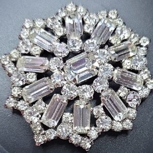 Vintage Jay Flex Sterling Rhinestone Brooch